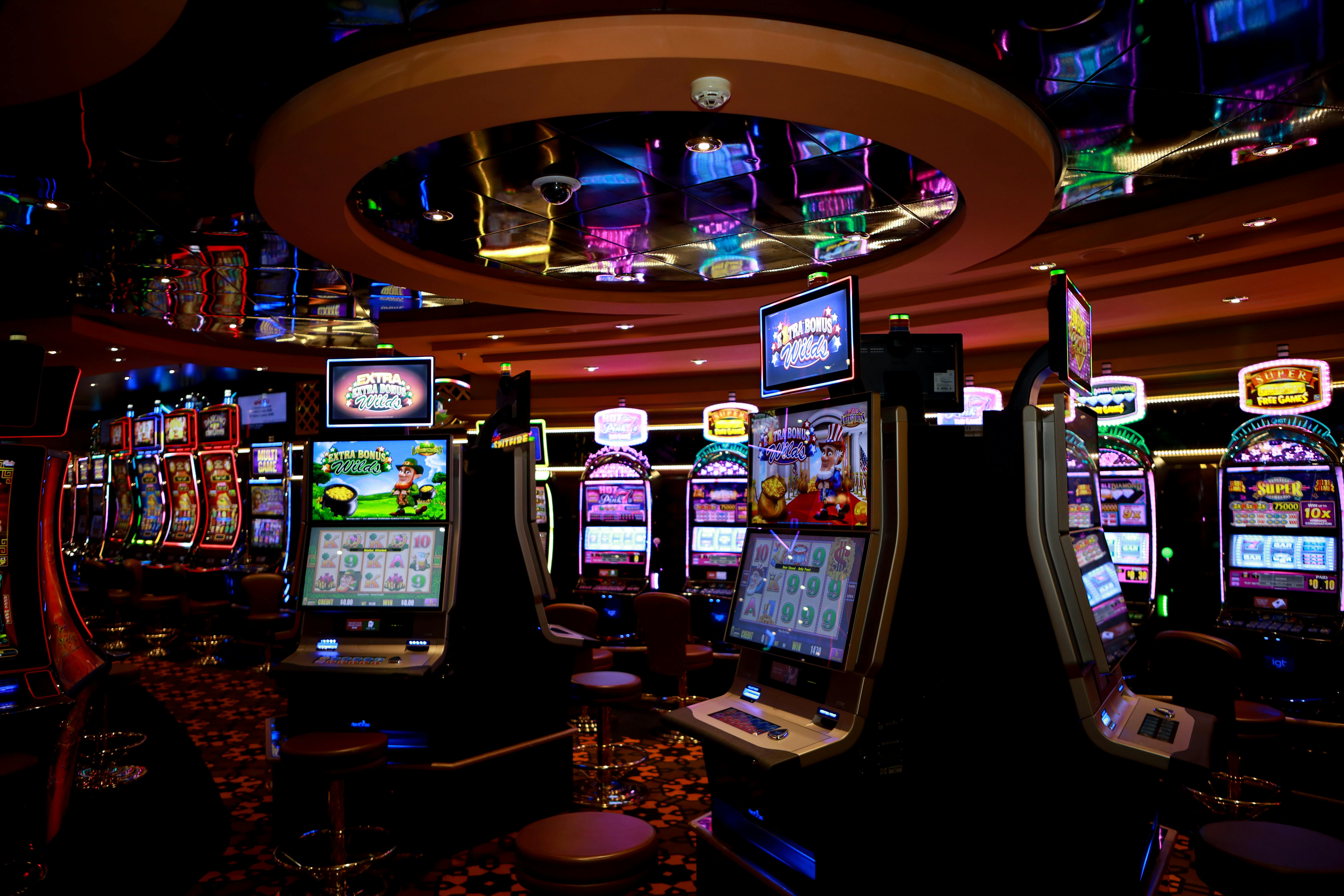 The Sound and Color of Slots: How Sensory Design Shapes Player Perception